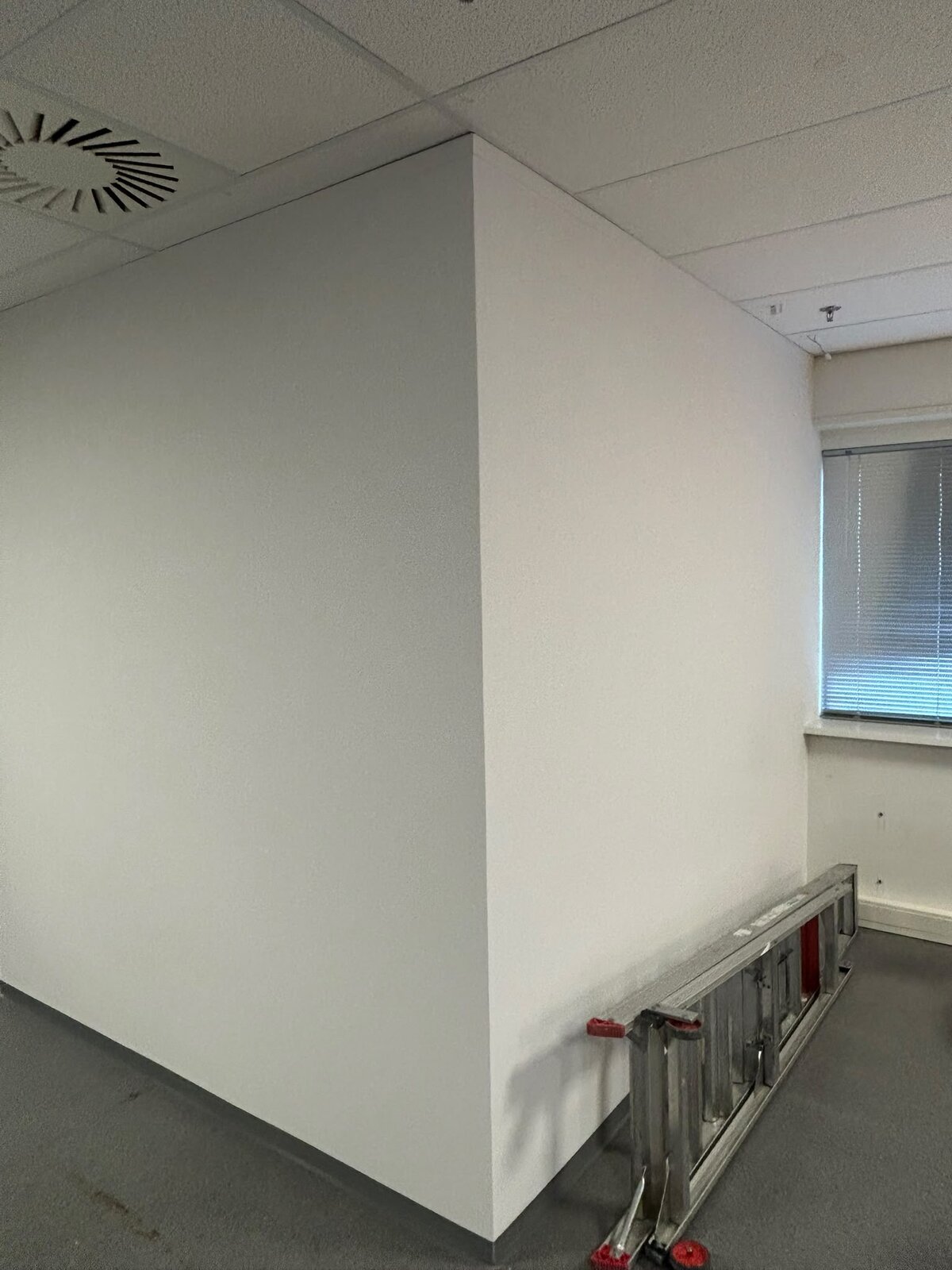 Na - Wandafwerking & behangen